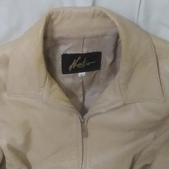 Leather jacket - Picture 2 of 3